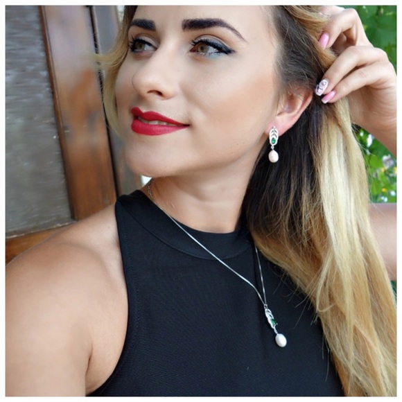 🎁 Swarovski Crystals The Jaye Natural Pearl Set - Picture 4 of 4